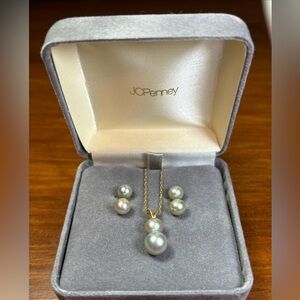 14K Gold Earrings With Blue Luster Freshwater Pearls And Pendant Necklace 1970’s